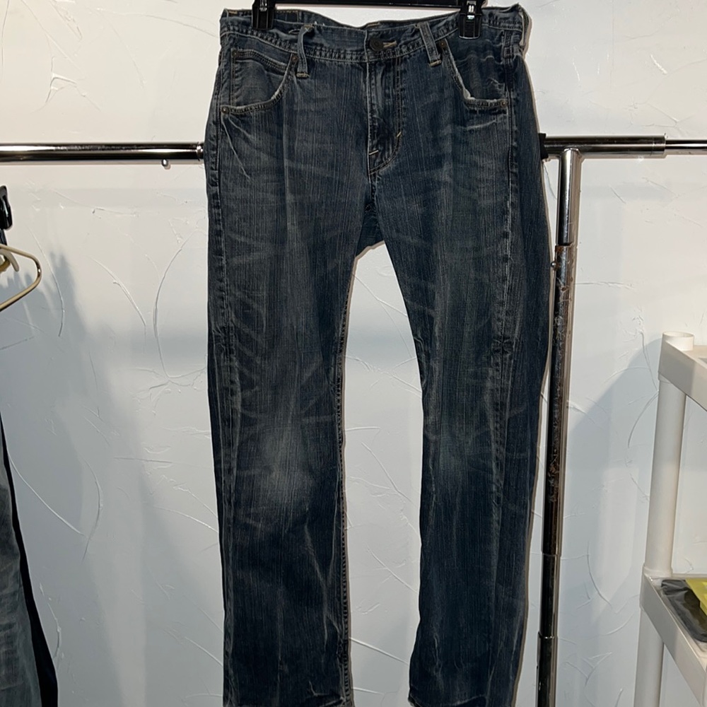 American Eagle men’s original straight distressed jean- 30/30